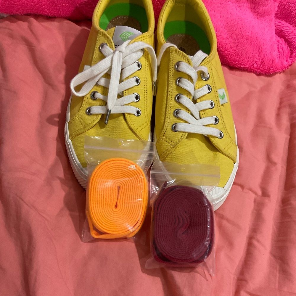 Cariuma OCA Low Canvas Yellow Sneakers women 8.5 or Men size 7 Skateboarding - Picture 11 of 11